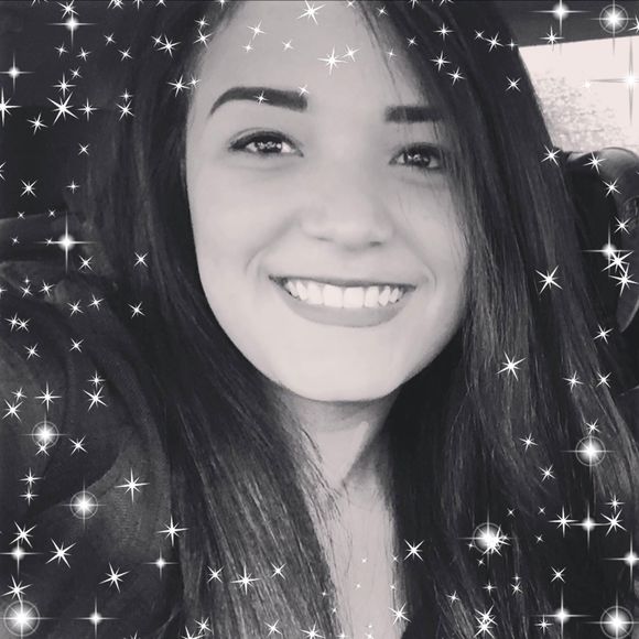 Meet your Posher, Tiarra - Picture 1 of 1